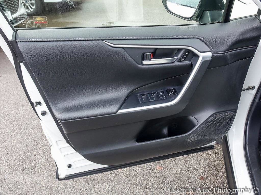 Used 2021 Toyota RAV4 Limited AWD/4WD image 23
