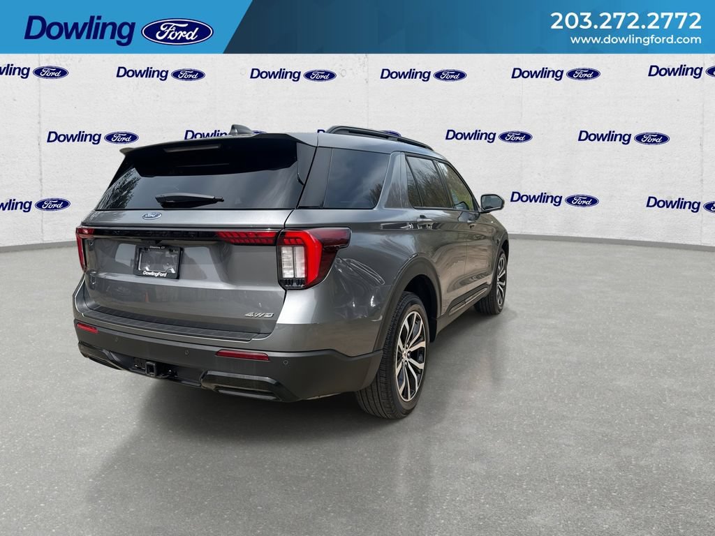 Certified 2025 Ford Explorer ST-Line AWD/4WD image 8