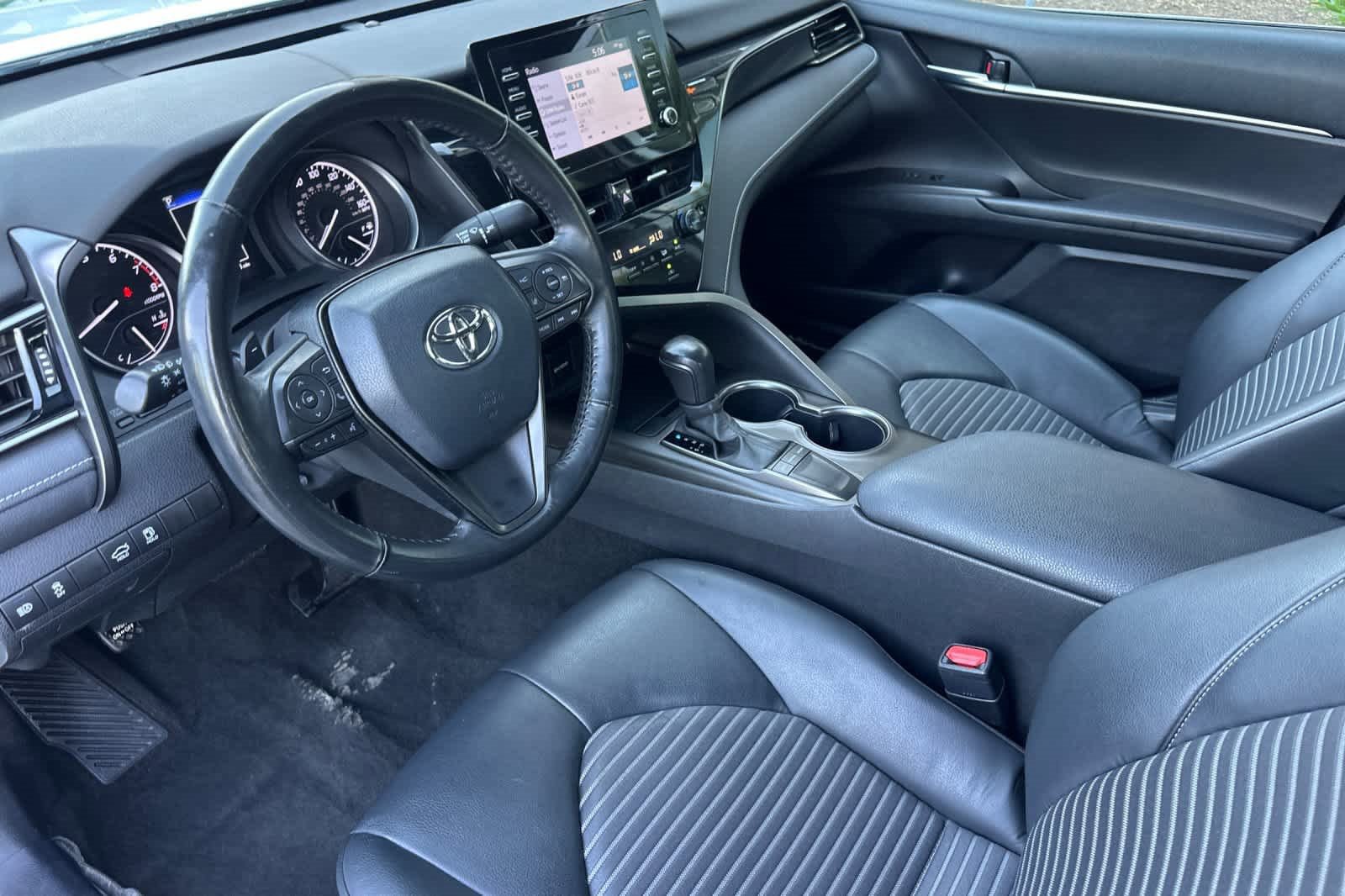 Used 2023 Toyota Camry SE image 12