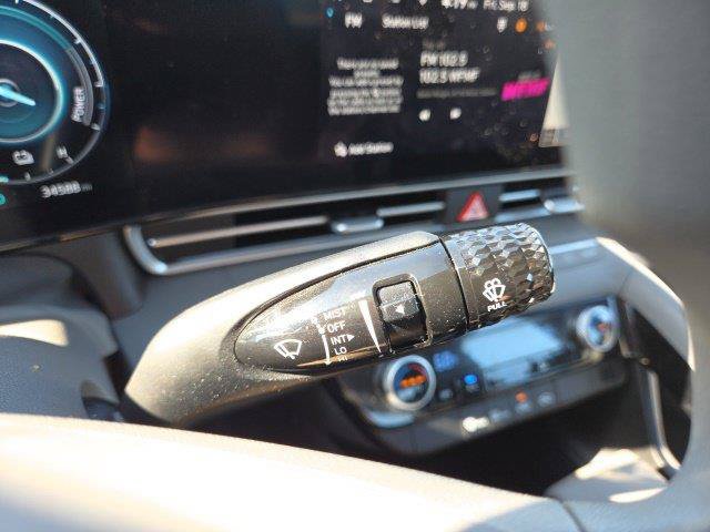 Used 2024 Hyundai Elantra Blue FWD image 44
