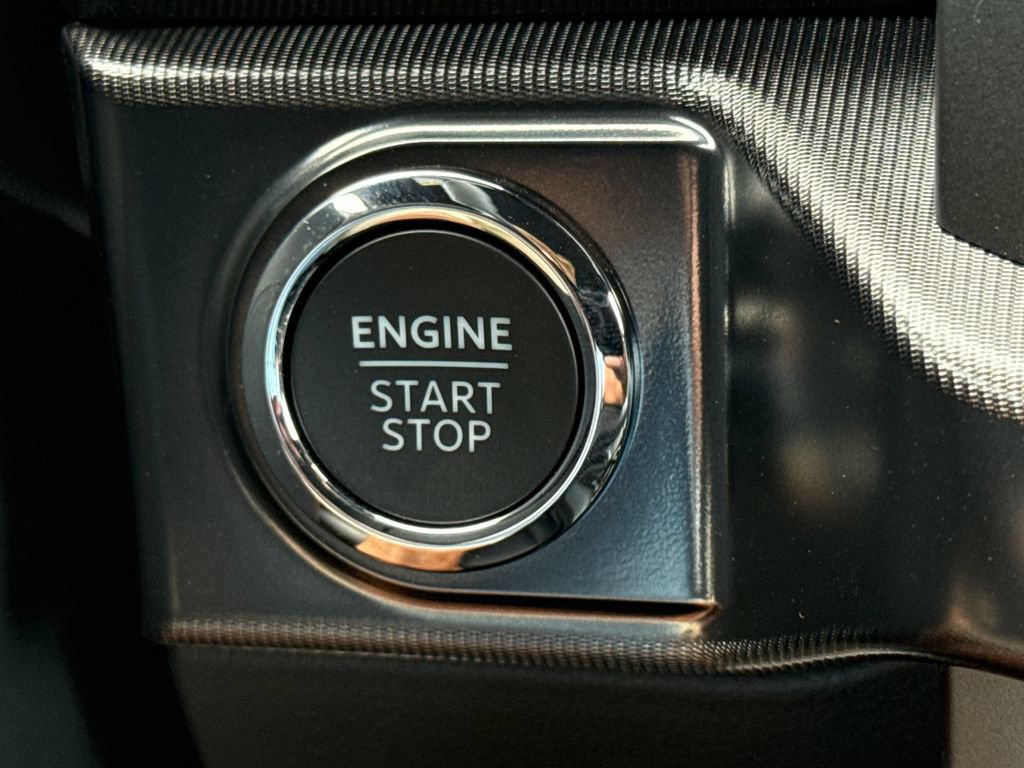 Certified 2025 Ford F150 Lariat w/ Equipment Group 501A Mid image 24