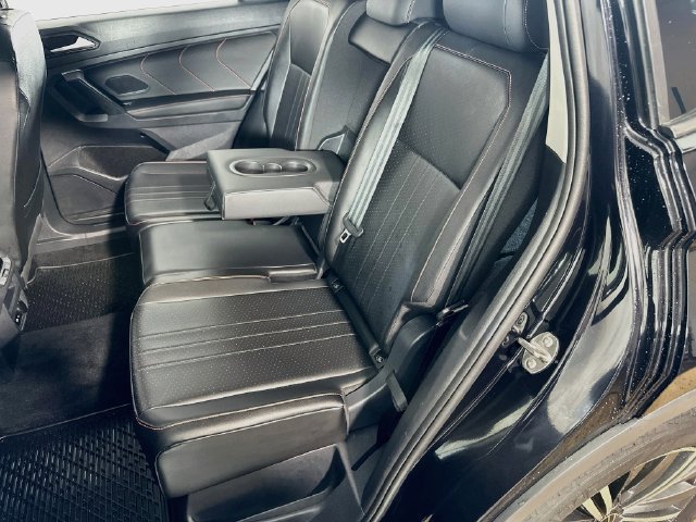 Used 2024 Volkswagen Tiguan Wolfsburg Edition AWD/4WD image 19
