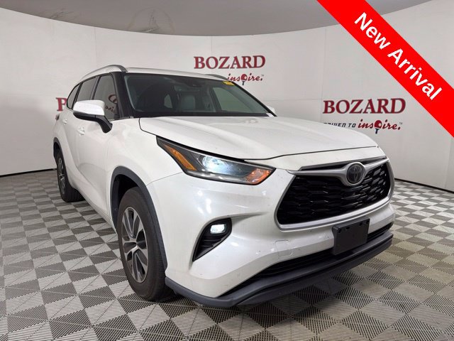 Used 2021 Toyota Highlander XLE FWD image 1