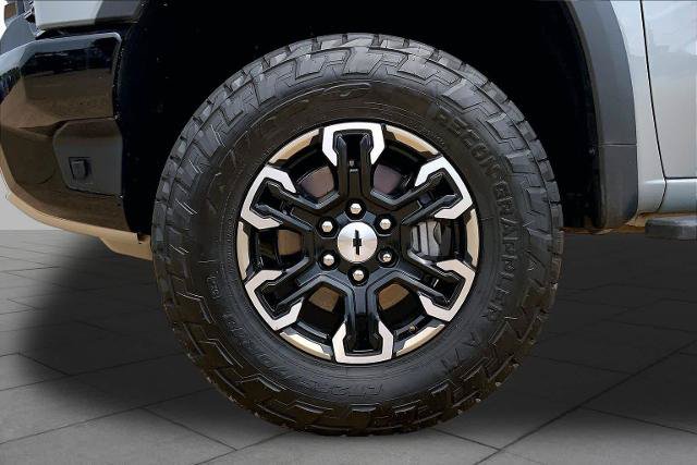 Used 2024 Chevrolet Silverado 1500 ZR2 w/ Technology Package AWD/4WD image 11