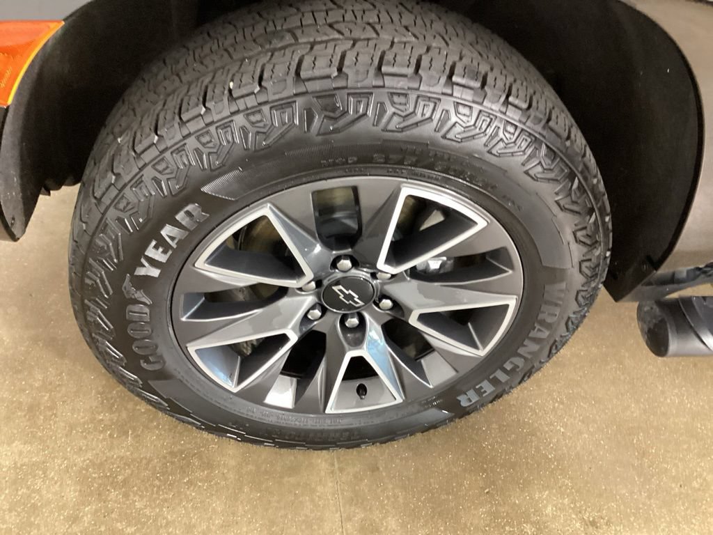 Used 2024 Chevrolet Tahoe Z71 AWD/4WD image 36