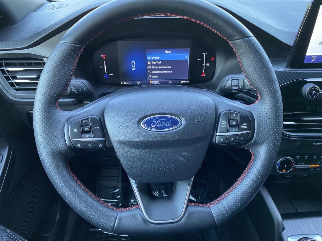 Certified 2025 Ford Escape ST-Line Select image 17