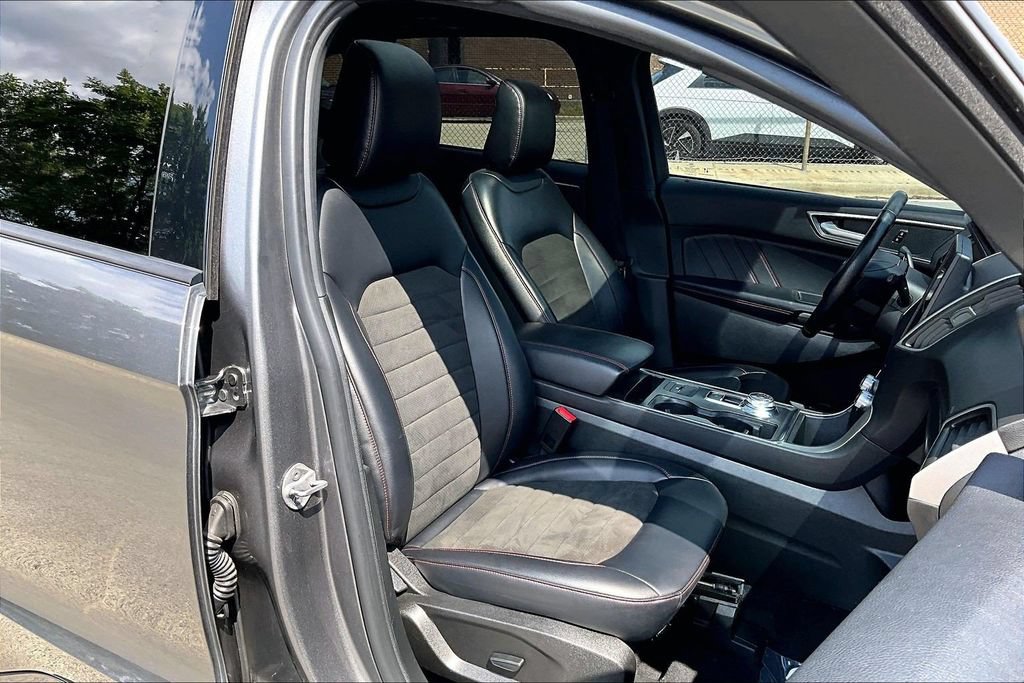 Certified 2023 Ford Edge ST-Line AWD/4WD image 7