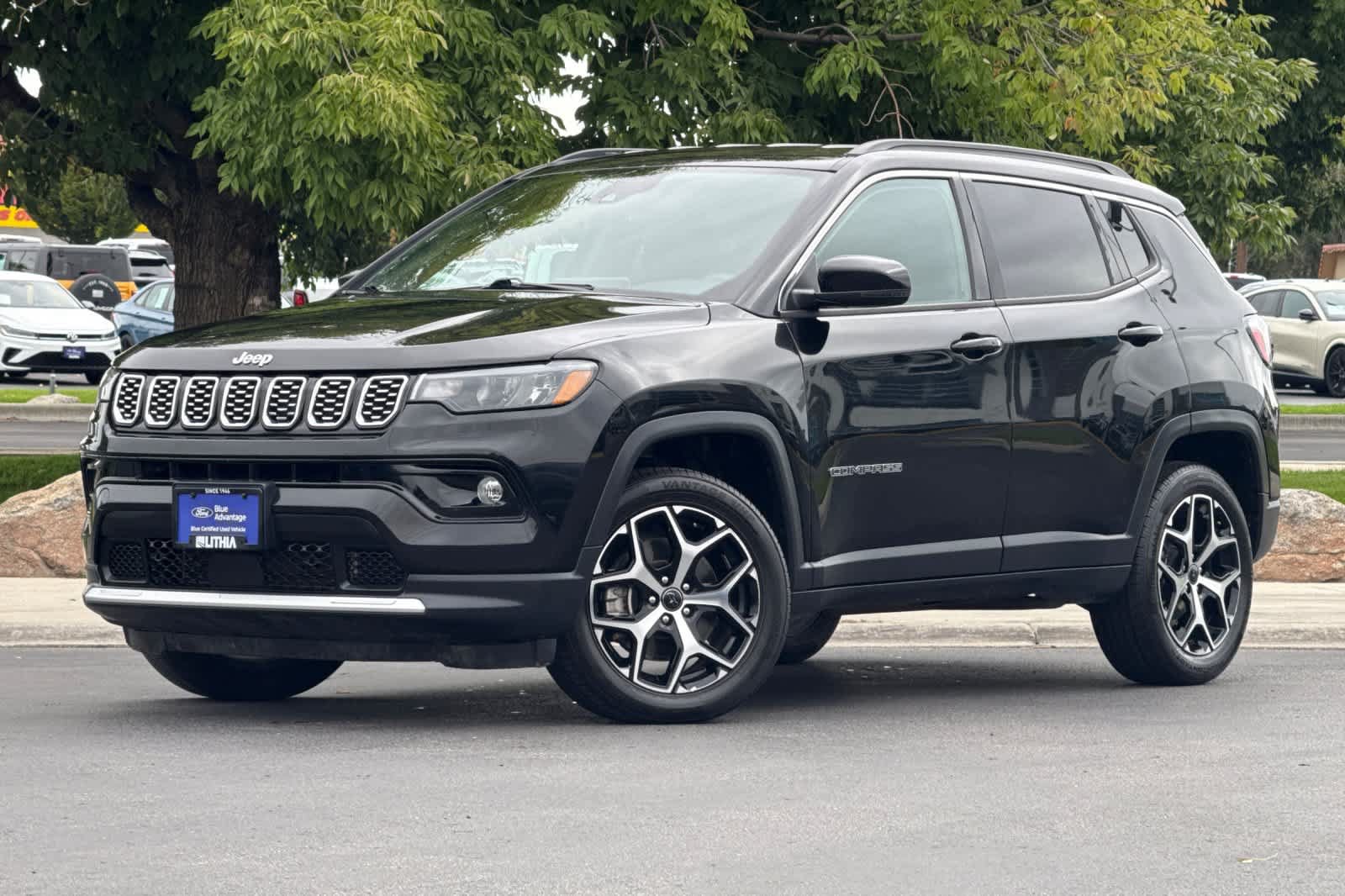 Used 2025 Jeep Compass Limited AWD/4WD image 1