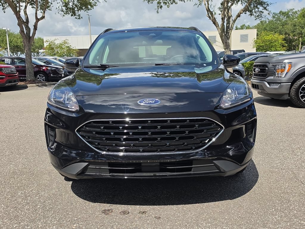 Certified 2022 Ford Escape SE w/ SE Sport Appearance Package FWD image 2