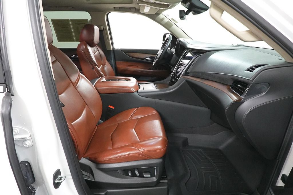 Used 2020 Cadillac Escalade Luxury AWD/4WD image 37