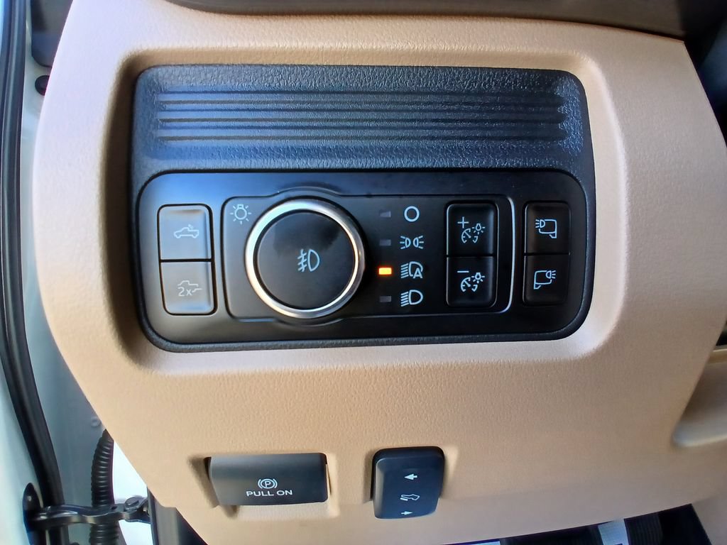 Certified 2026 Ford F350 Lariat w/ FX4 Off-Road Package AWD/4WD image 13