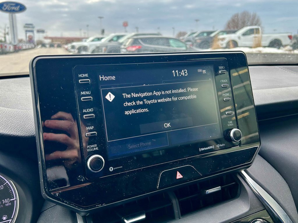 Used 2021 Toyota Venza LE image 18