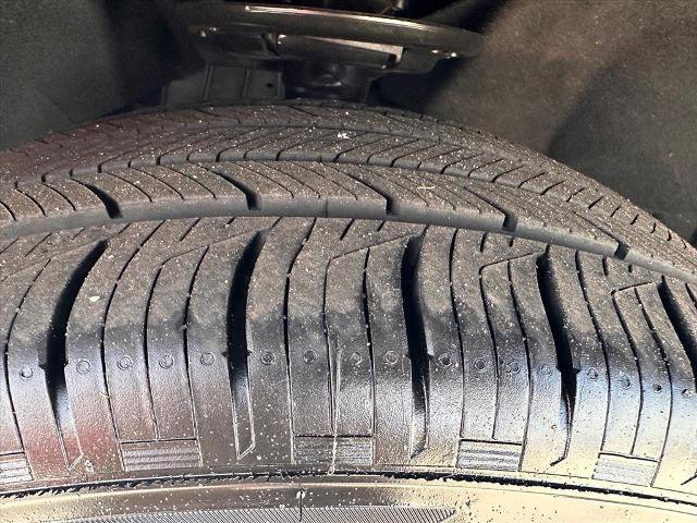 Certified 2025 Ford Explorer Active RWD image 12