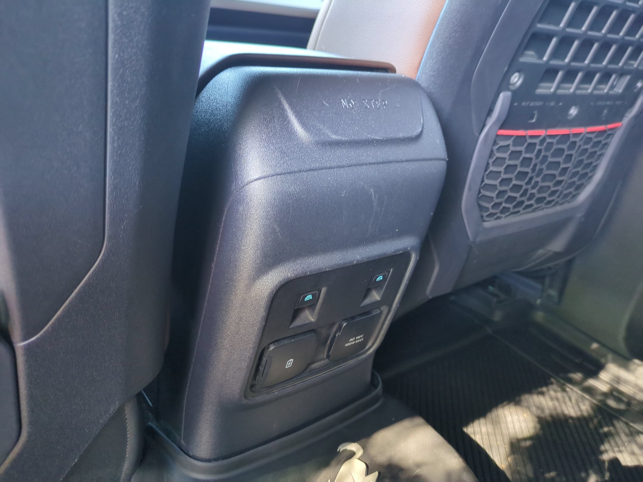 Certified 2023 Ford Bronco Heritage Edition AWD/4WD image 28