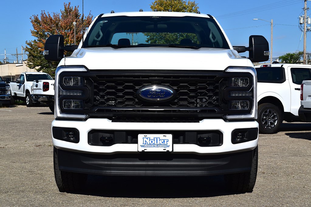 Certified 2025 Ford F350 XL w/ STX Appearance Package AWD/4WD image 2