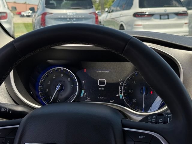 Used 2023 Chrysler Pacifica Touring-L FWD image 7