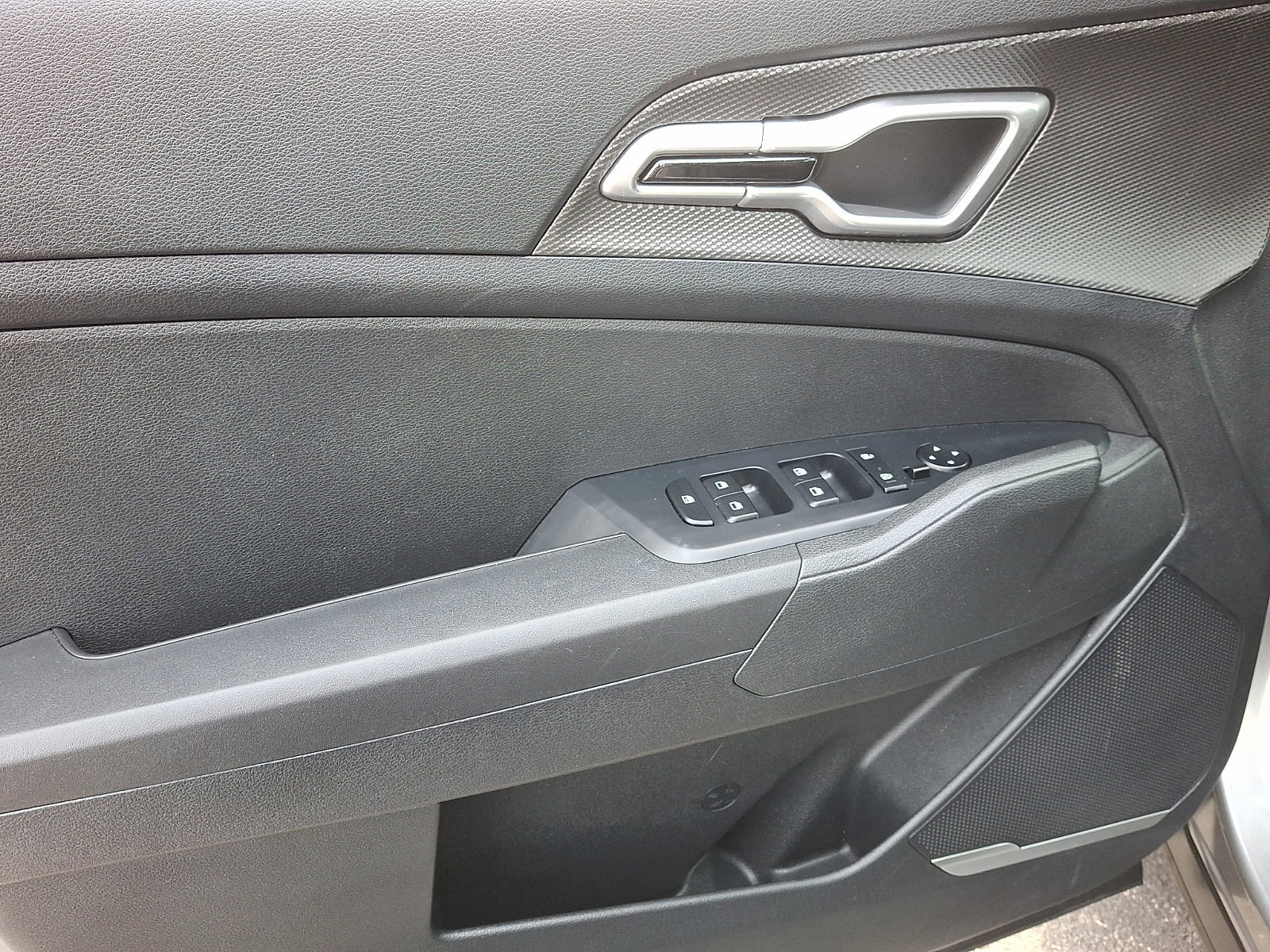 Used 2024 Kia Sportage LX image 13