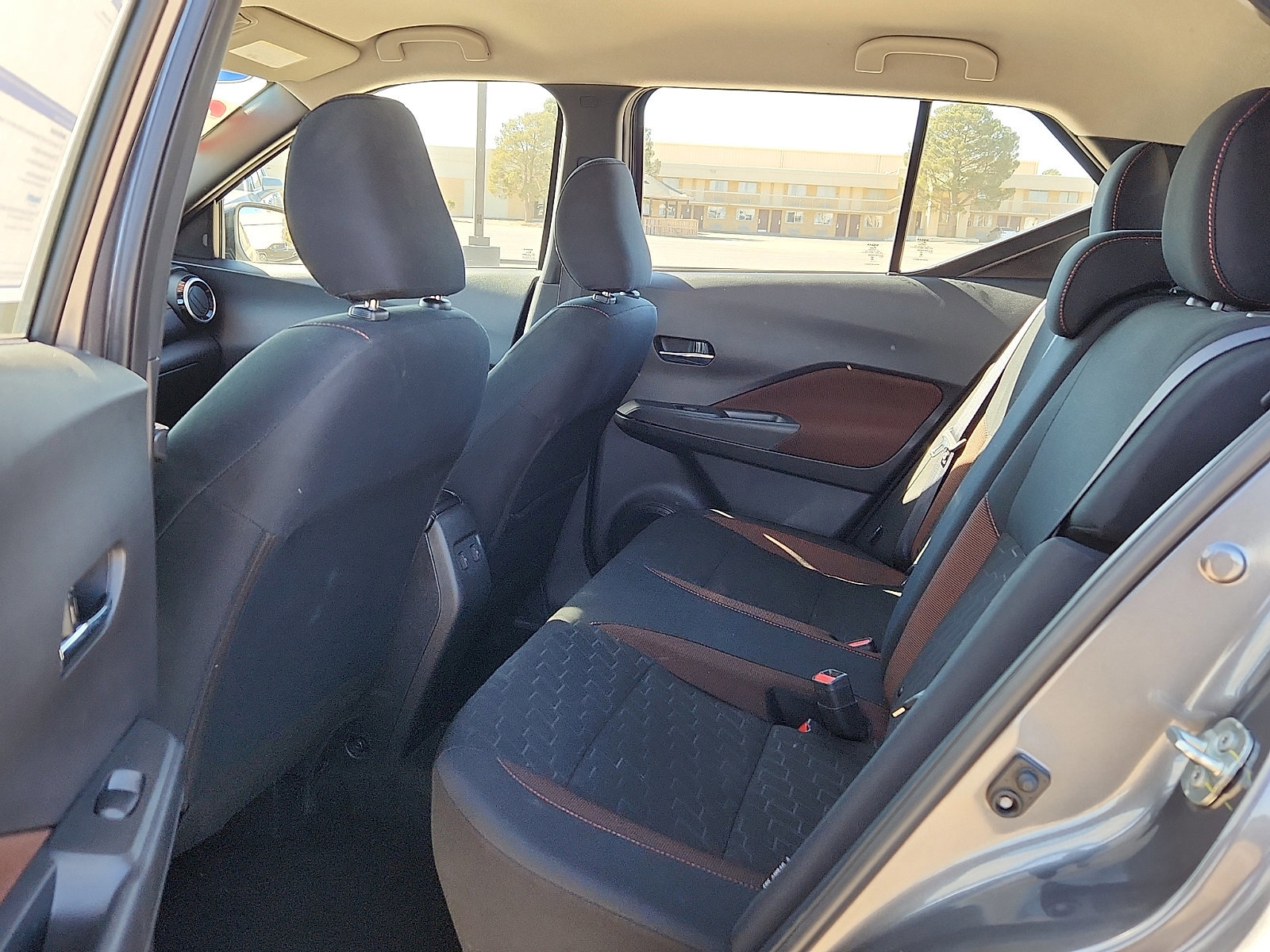 Used 2024 Nissan Kicks SR image 9