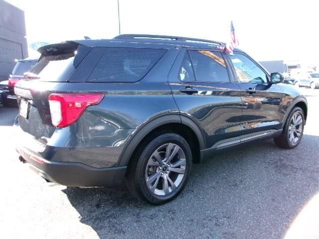 Certified 2022 Ford Explorer XLT w/ Equipment Group 202A AWD/4WD image 6