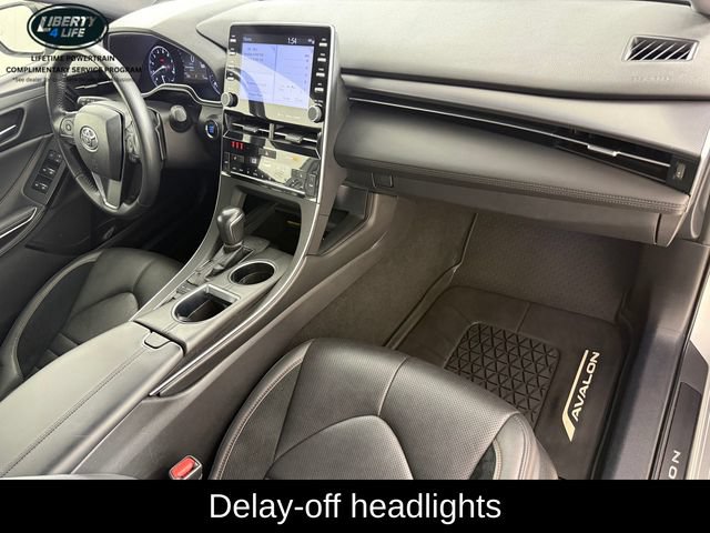 Used 2021 Toyota Avalon XSE FWD image 21