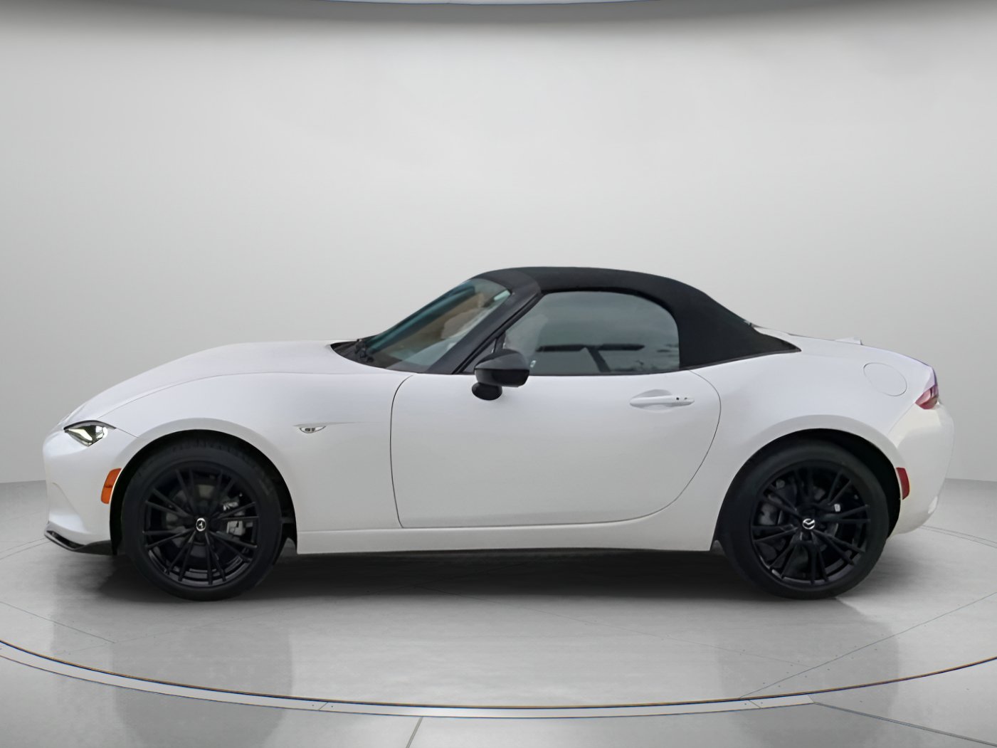 Used 2024 MAZDA MX-5 Miata Club RWD image 16