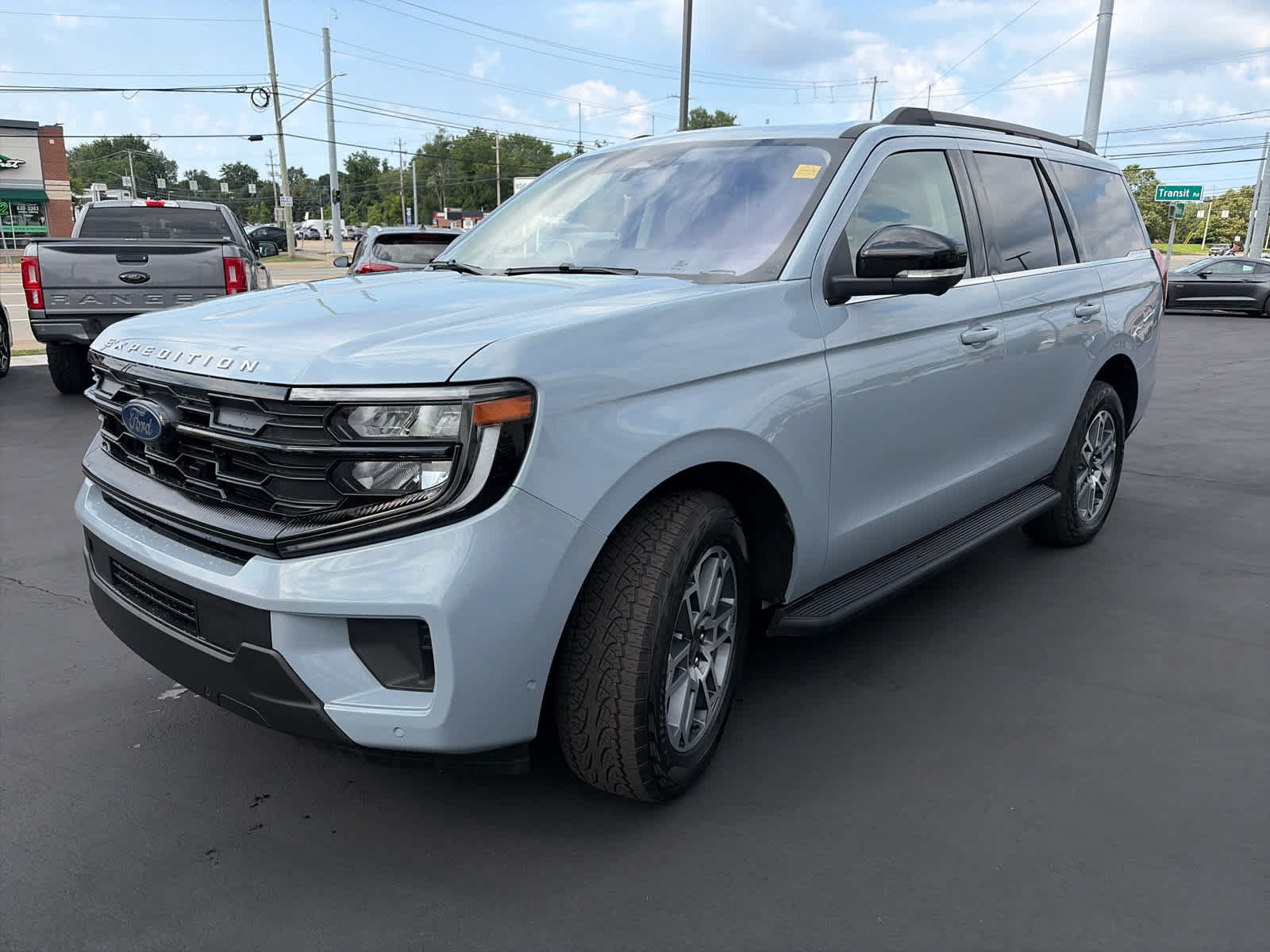 Certified 2025 Ford Expedition Active AWD/4WD image 5