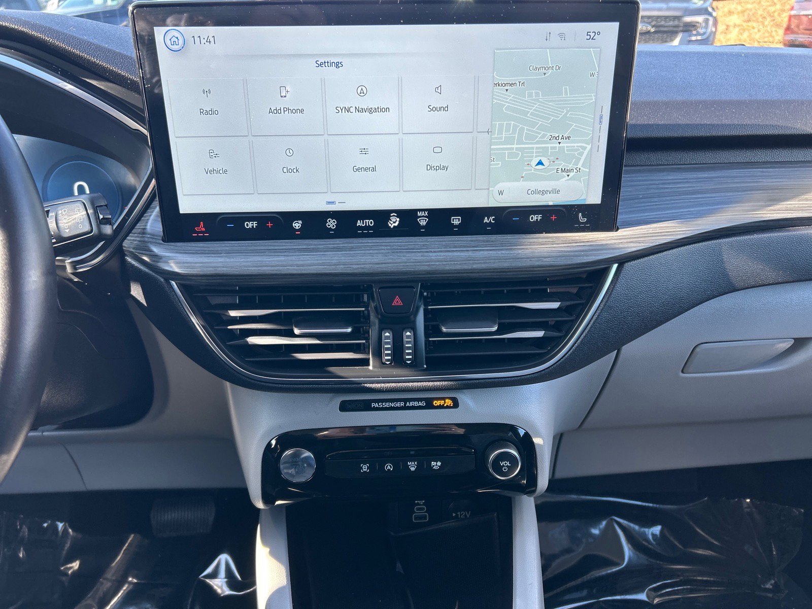 Certified 2025 Ford Escape Platinum image 27