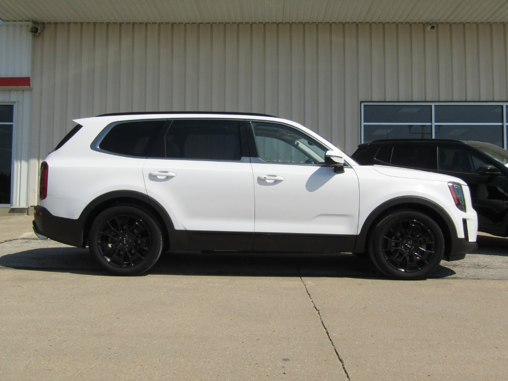 Used 2022 Kia Telluride SX w/ SX Prestige Package AWD/4WD image 2