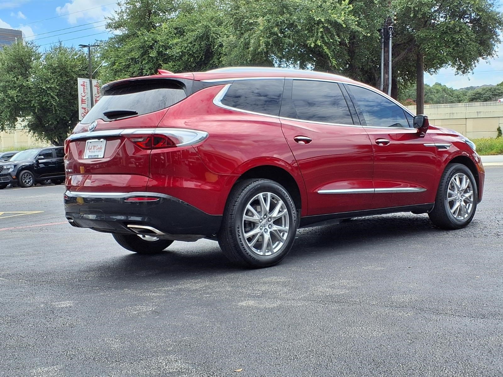 Used 2023 Buick Enclave Essence w/ Experience Buick Package FWD image 6