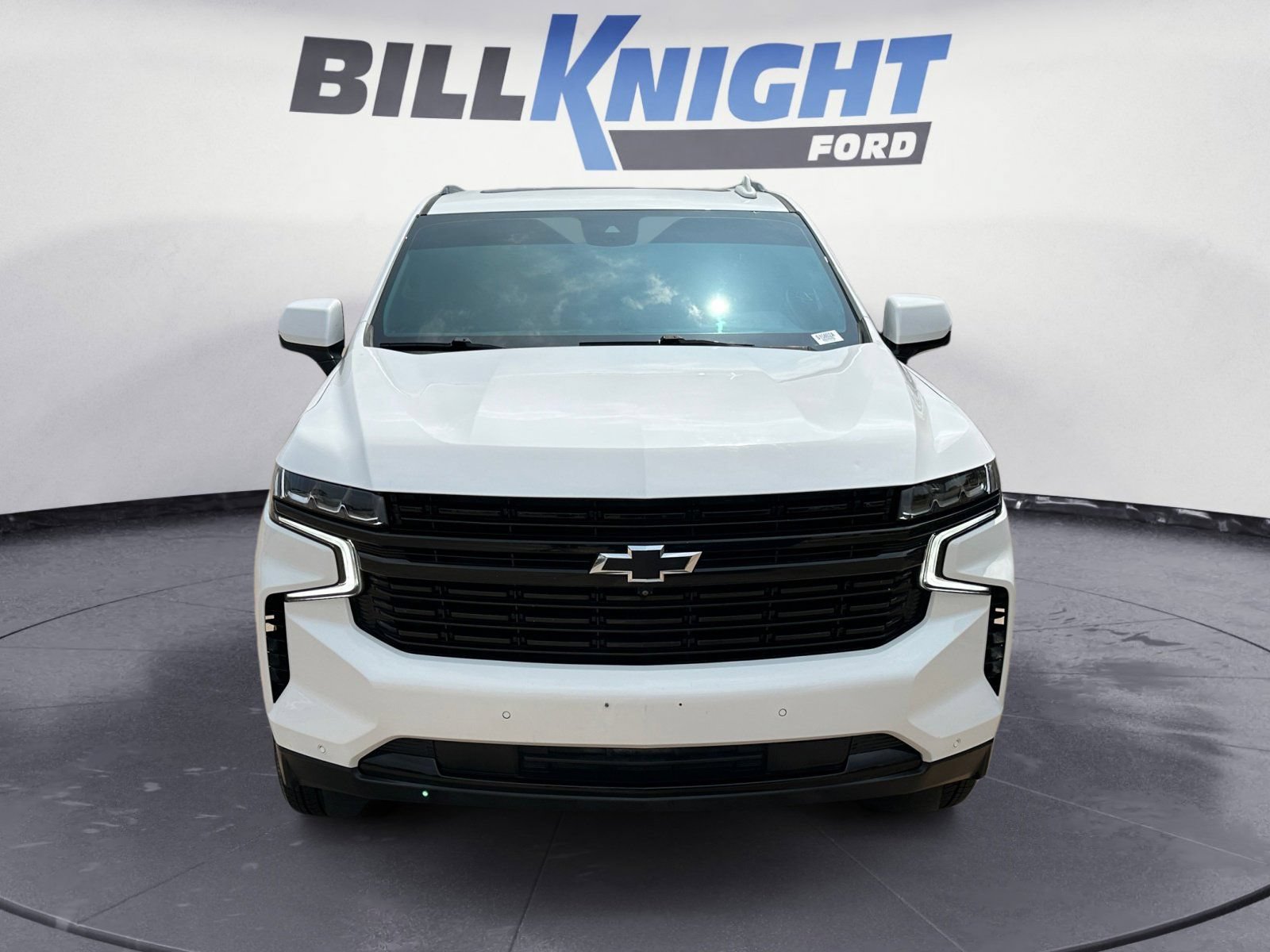 Used 2023 Chevrolet Suburban RST w/ Sport Performance Package AWD/4WD image 8