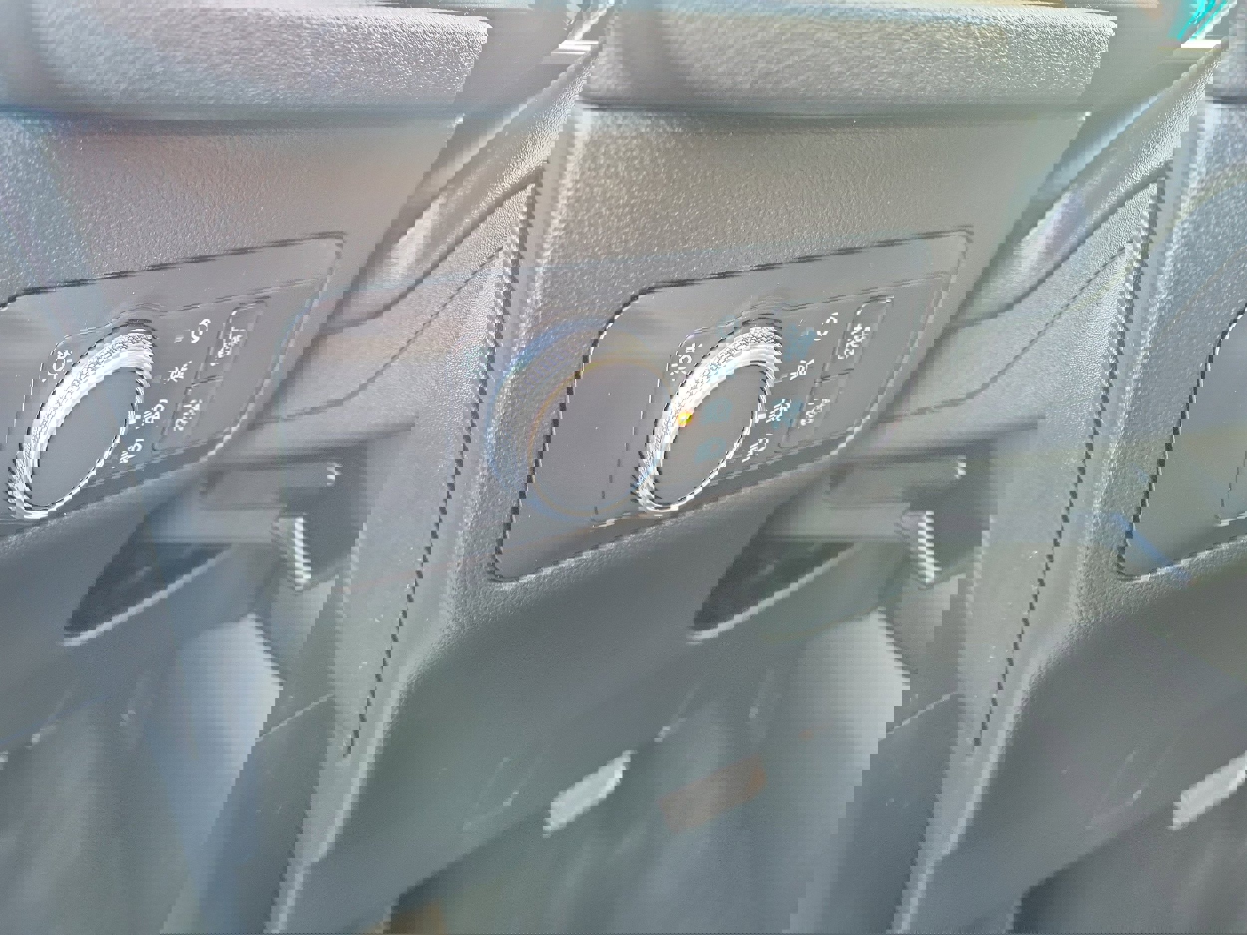 Certified 2021 Ford Escape SE image 20