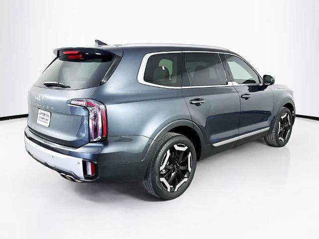 Used 2024 Kia Telluride EX w/ EX Captain's Chair Package FWD image 23