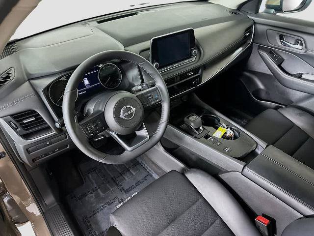 Used 2024 Nissan Rogue SV w/ SV Premium Package FWD image 2