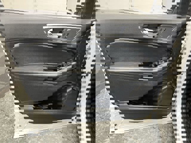 Certified 2020 Ford Edge SEL w/ Convenience Package image 9