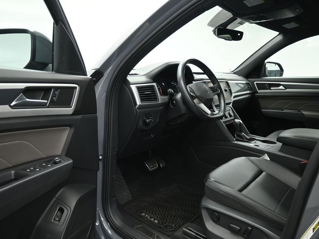 Used 2021 Volkswagen Atlas Cross Sport SE image 36