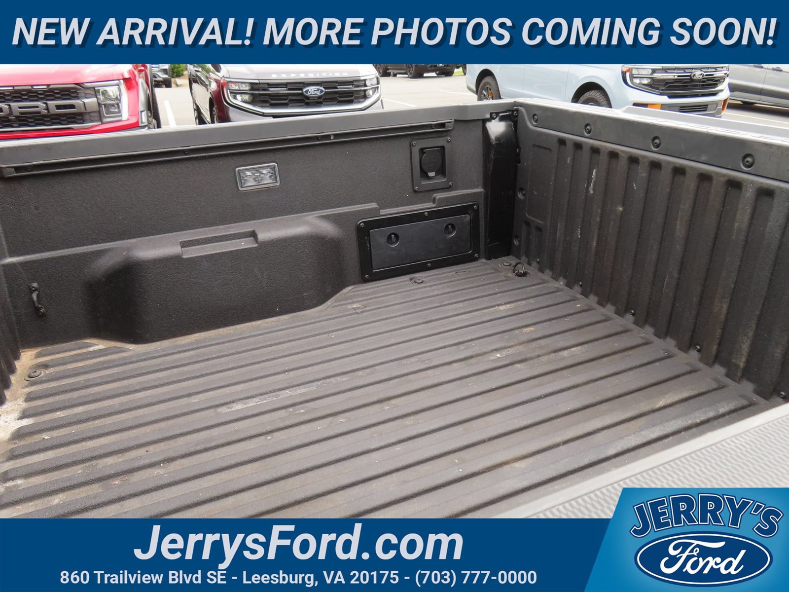 Used 2024 Toyota Tacoma TRD Off-Road w/ TRD Off Road Premium Package AWD/4WD image 11