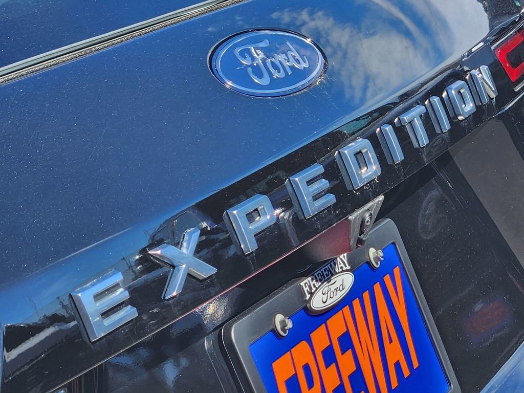 Certified 2025 Ford Expedition Platinum w/ Driver's Package image 17