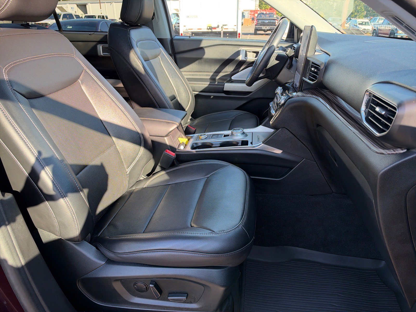 Certified 2023 Ford Explorer Limited w/ Limited Technology Package AWD/4WD image 22