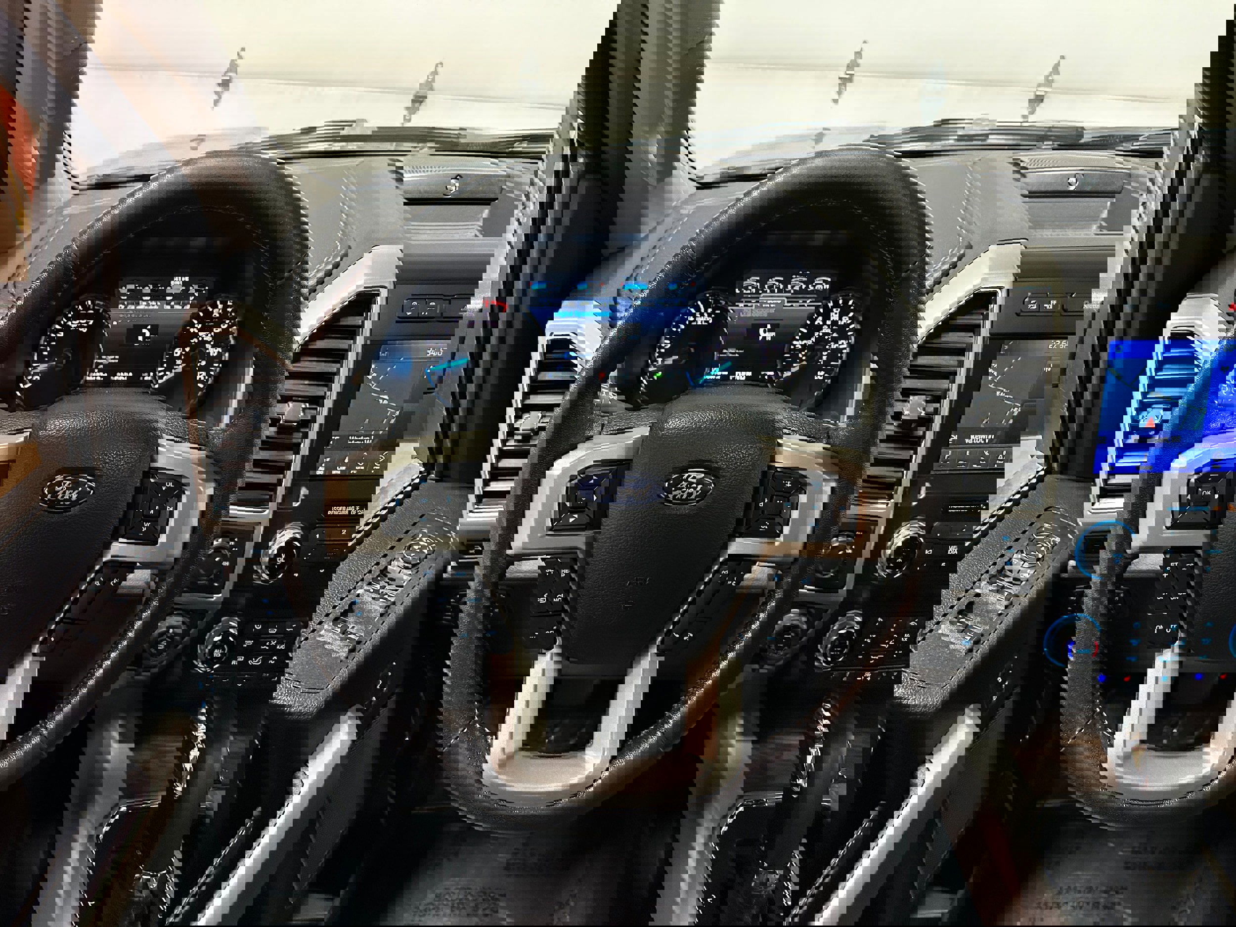 Certified 2020 Ford F150 Lariat w/ Equipment Group 502A Luxury image 19