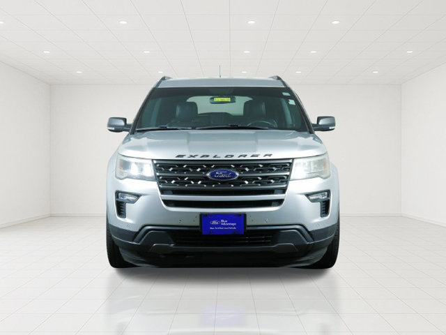 Certified 2018 Ford Explorer XLT w/ Equipment Group 202A FWD image 3