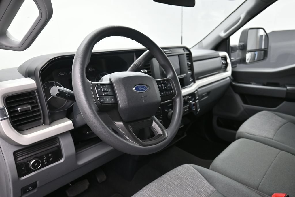 Certified 2025 Ford F250 XLT AWD/4WD image 19