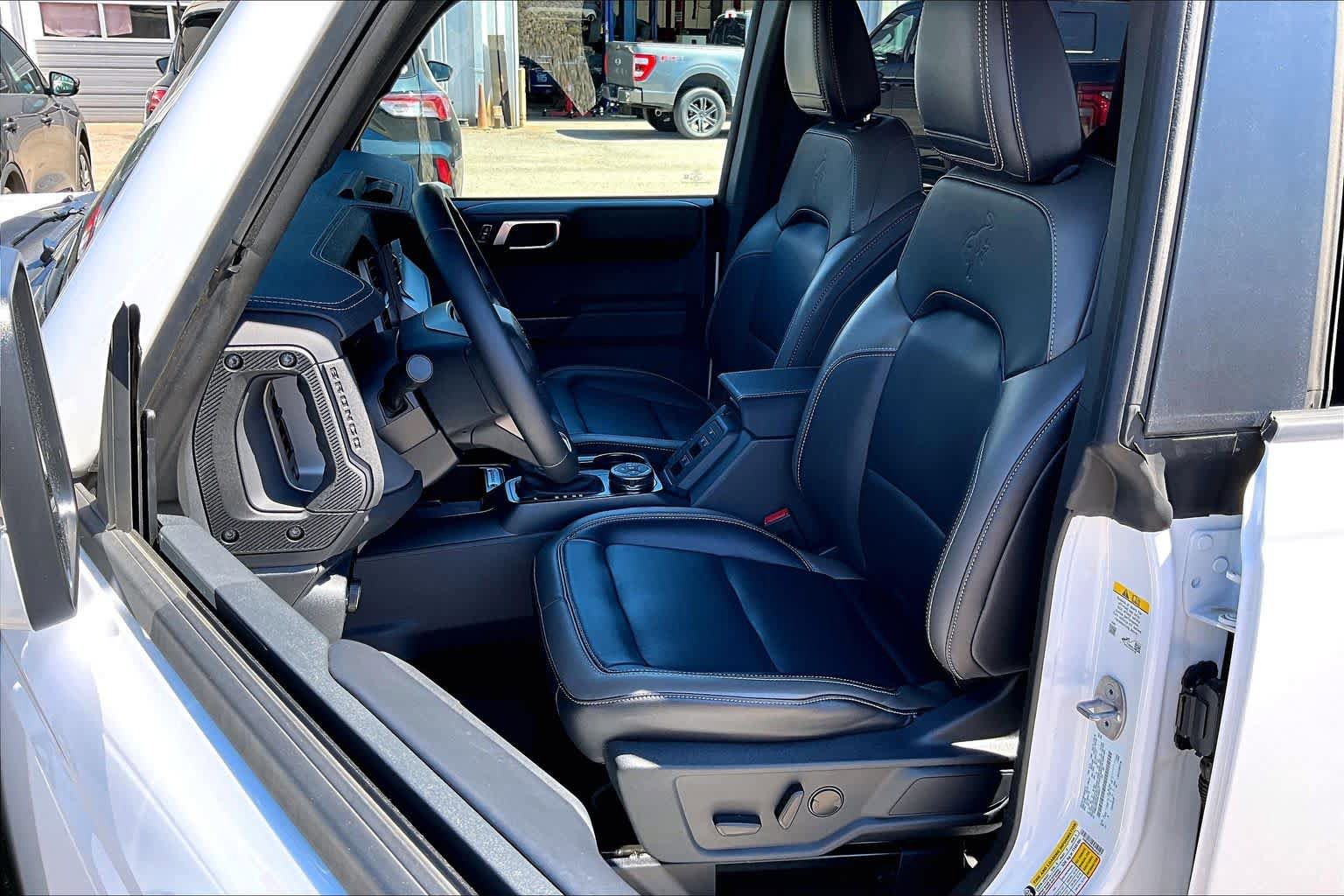 Certified 2025 Ford Bronco Outer Banks AWD/4WD image 8