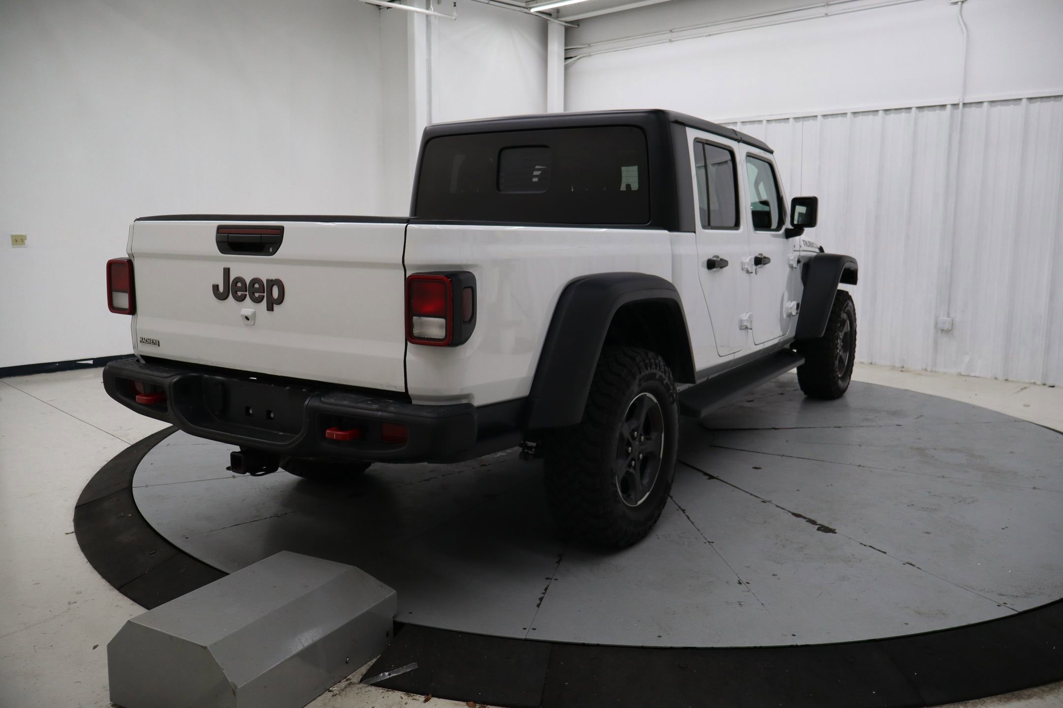Used 2022 Jeep Gladiator Rubicon w/ Trailer Tow Package image 5