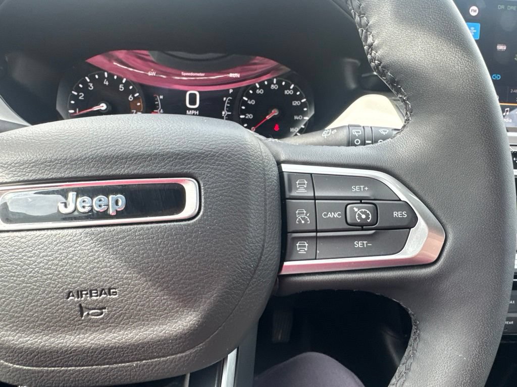 Used 2025 Jeep Compass Limited AWD/4WD image 15