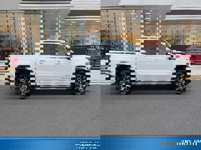 Used 2022 GMC Sierra 1500 SLT w/ SLT Convenience Package image 9