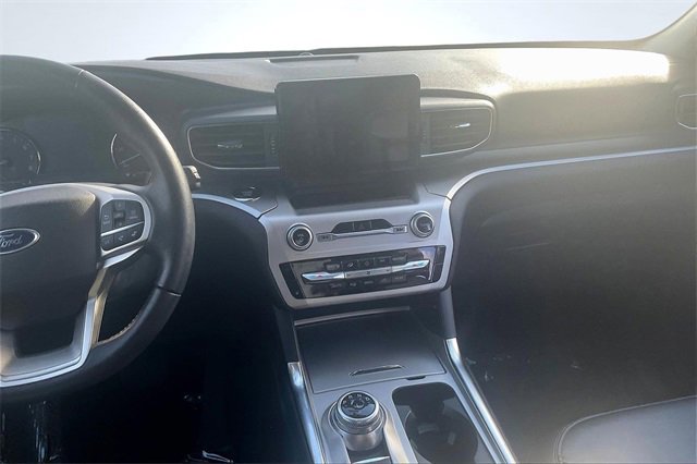 Certified 2021 Ford Explorer XLT w/ Equipment Group 202A image 8