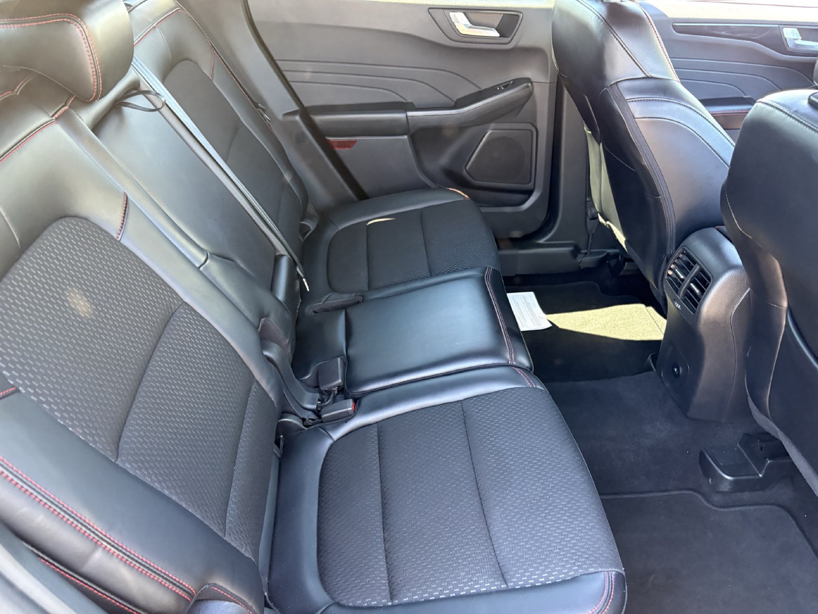 Certified 2025 Ford Escape ST-Line Select AWD/4WD image 16