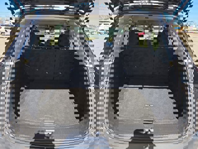 Used 2023 Nissan Rogue SV image 14