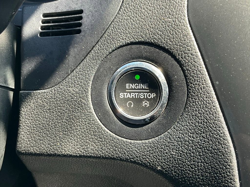 Certified 2019 Ford Explorer XLT w/ Equipment Group 202A image 9