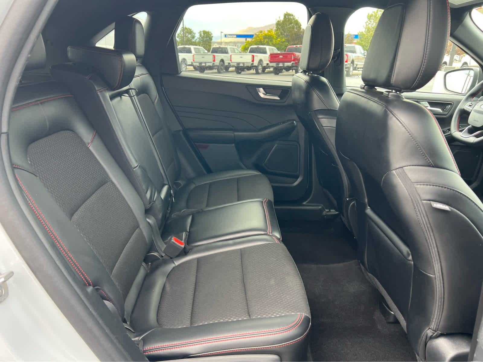 Certified 2025 Ford Escape ST-Line Select AWD/4WD image 25